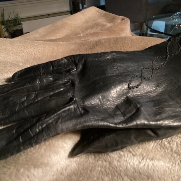 Black Leather gloves, VTG - Picture 9 of 9